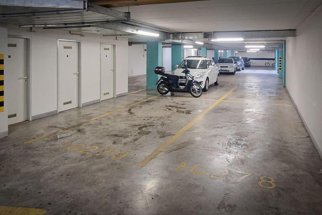 Boho Stylish Ap - Private Garage